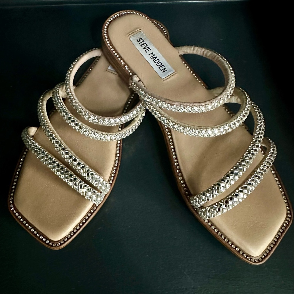 Steve Madden Silver Rhinestone Cushioned Sandals